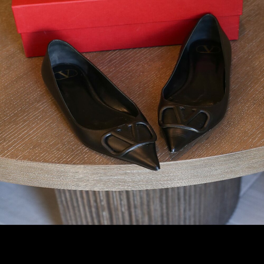 Black Valentino Garavani VLOGO Pointed Toe Ballet Flat - Picture 5 of 11